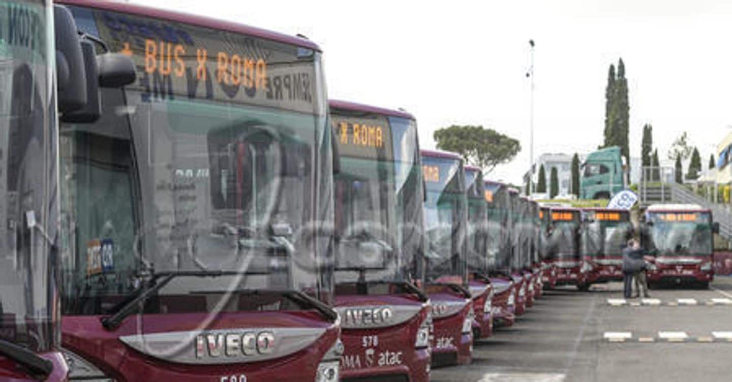 Roma, spari e sassaiola contro bus Atac. Patanè: gesto criminale
